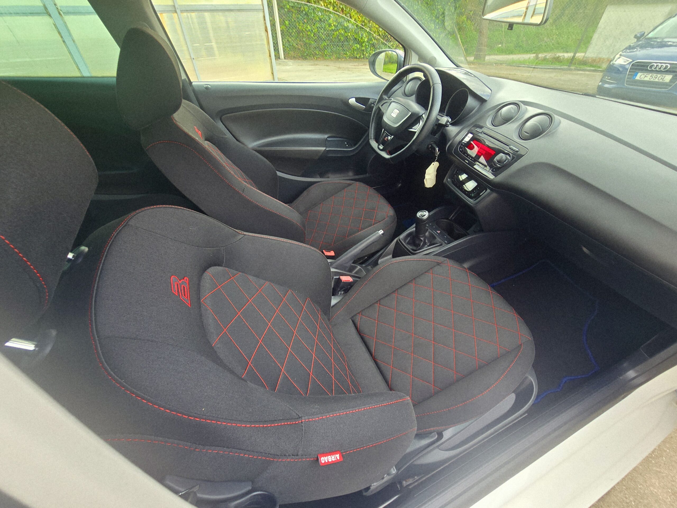 
								SEAT Ibiza Fr 2012 cheio									