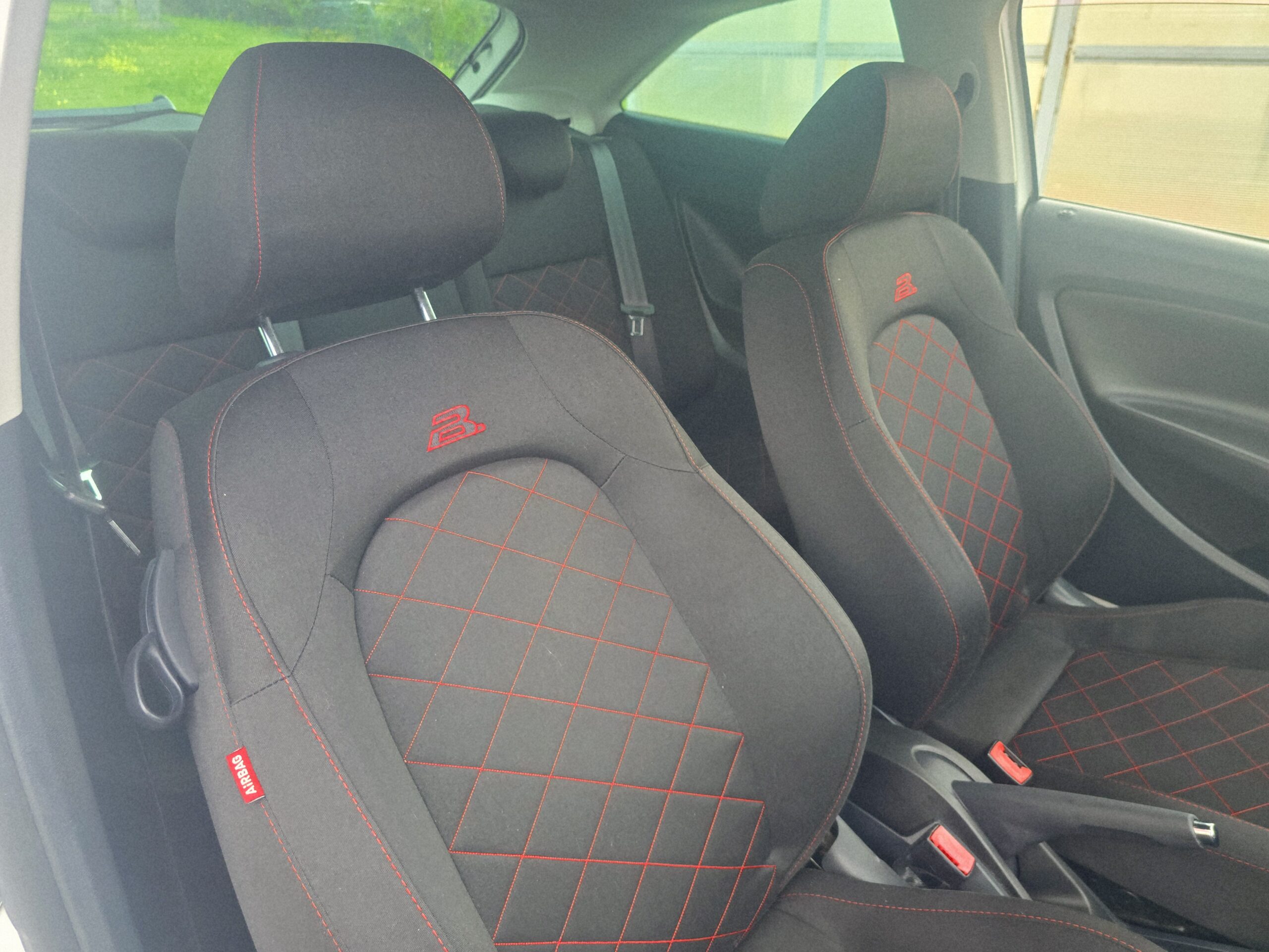 
								SEAT Ibiza Fr 2012 cheio									