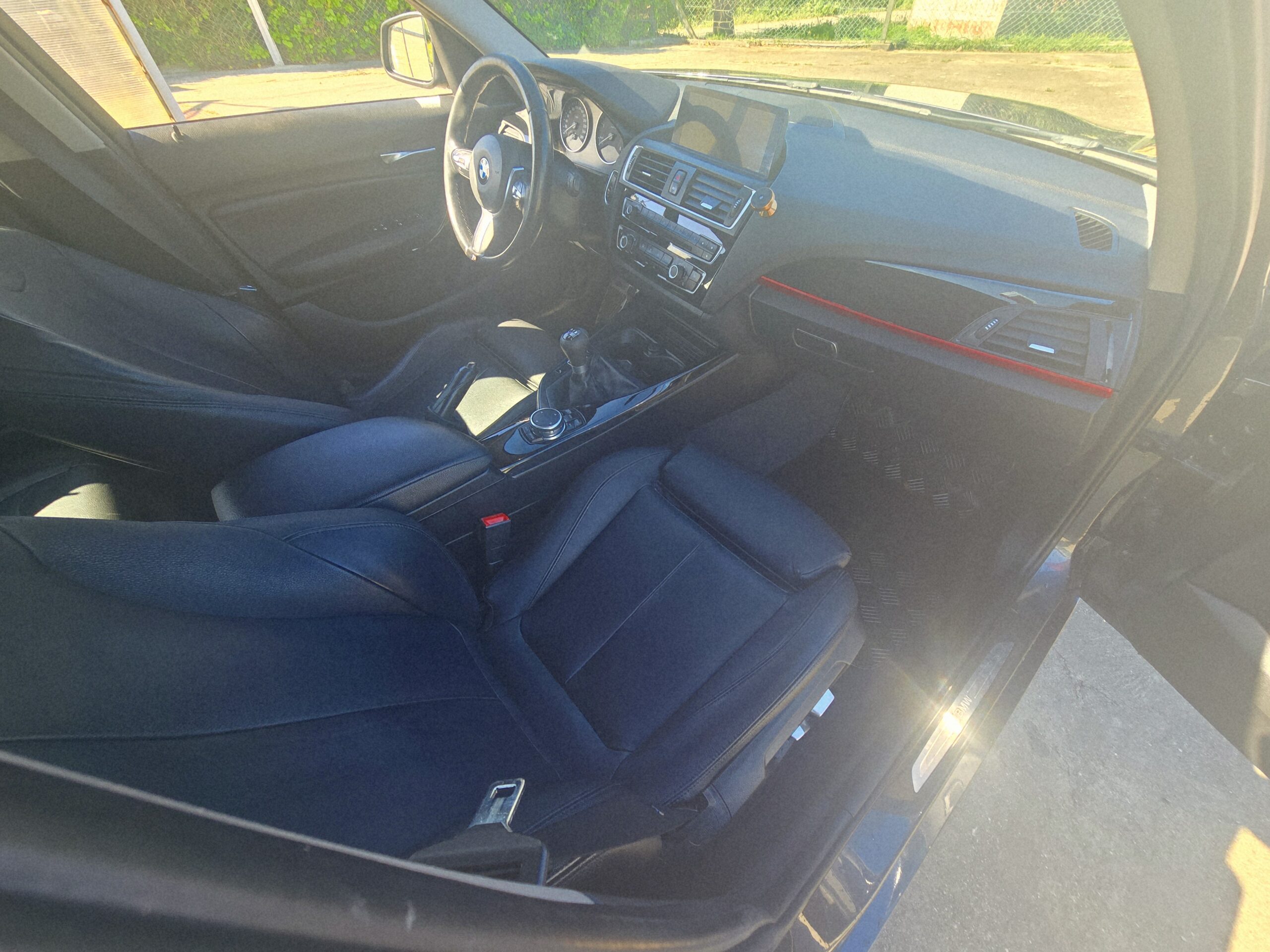 
								BMW 116D 2016 cheio									