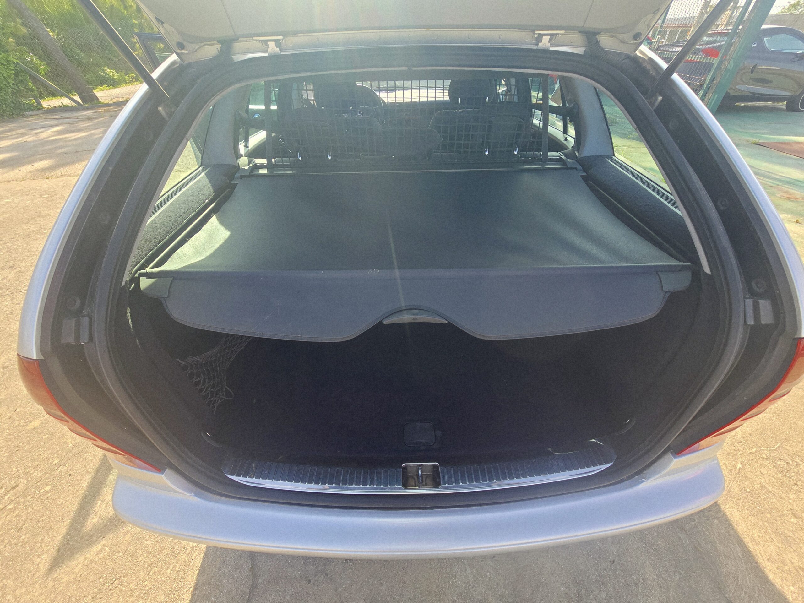 
								Mercedes-Benz C220 Cdi 2001 cheio									