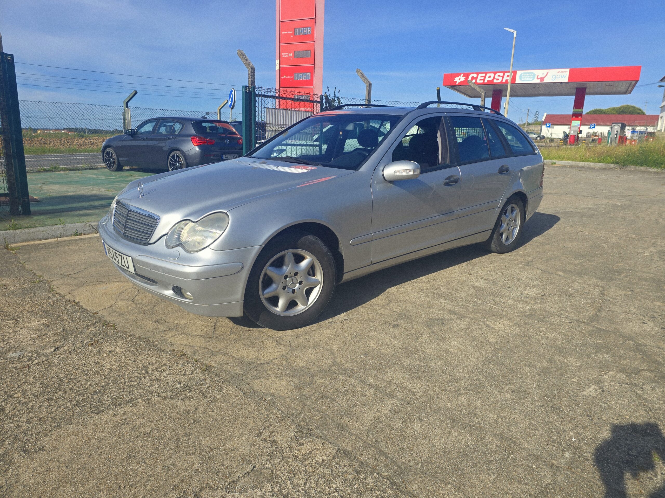 
								Mercedes-Benz C220 Cdi 2001 cheio									
