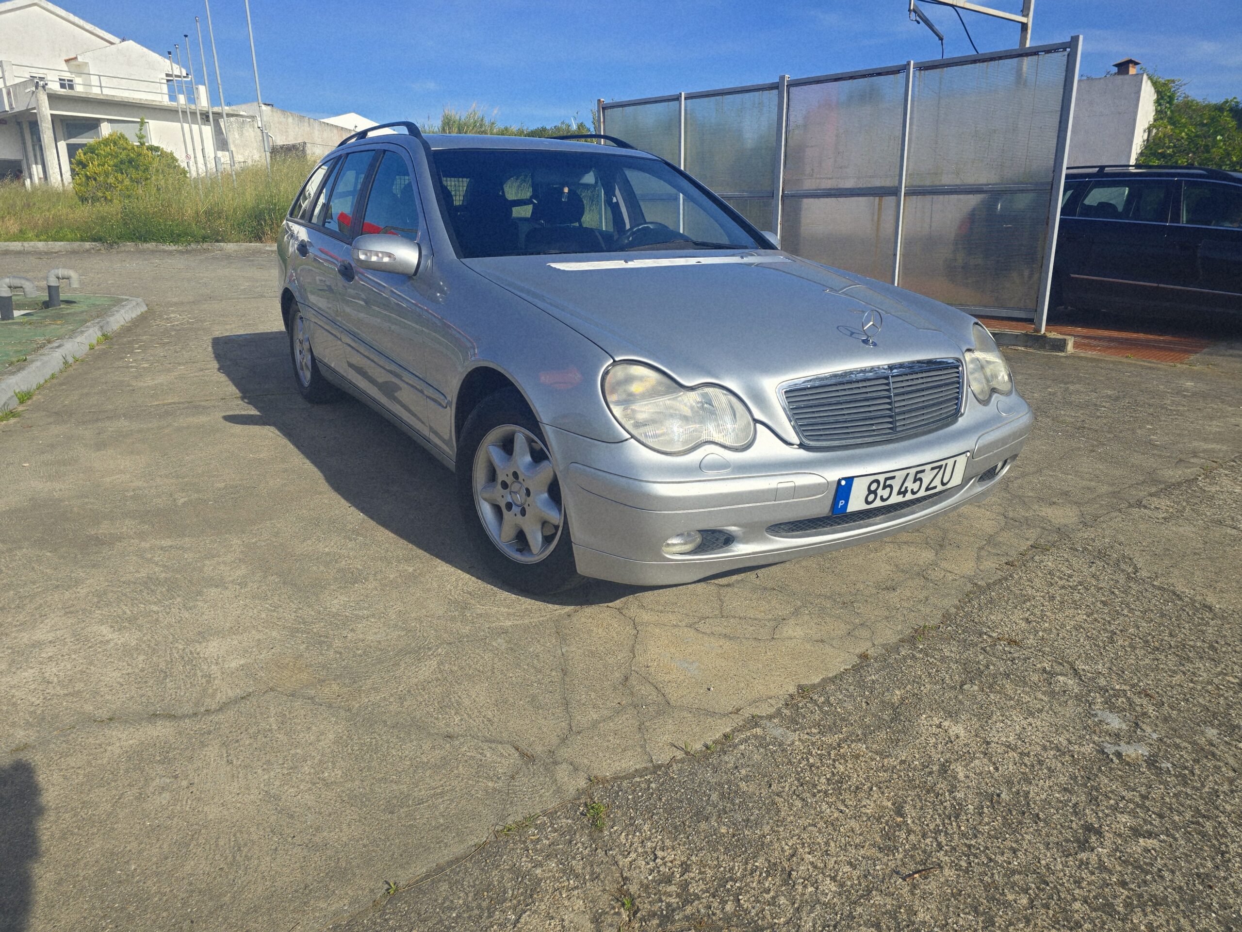 
								Mercedes-Benz C220 Cdi 2001 cheio									