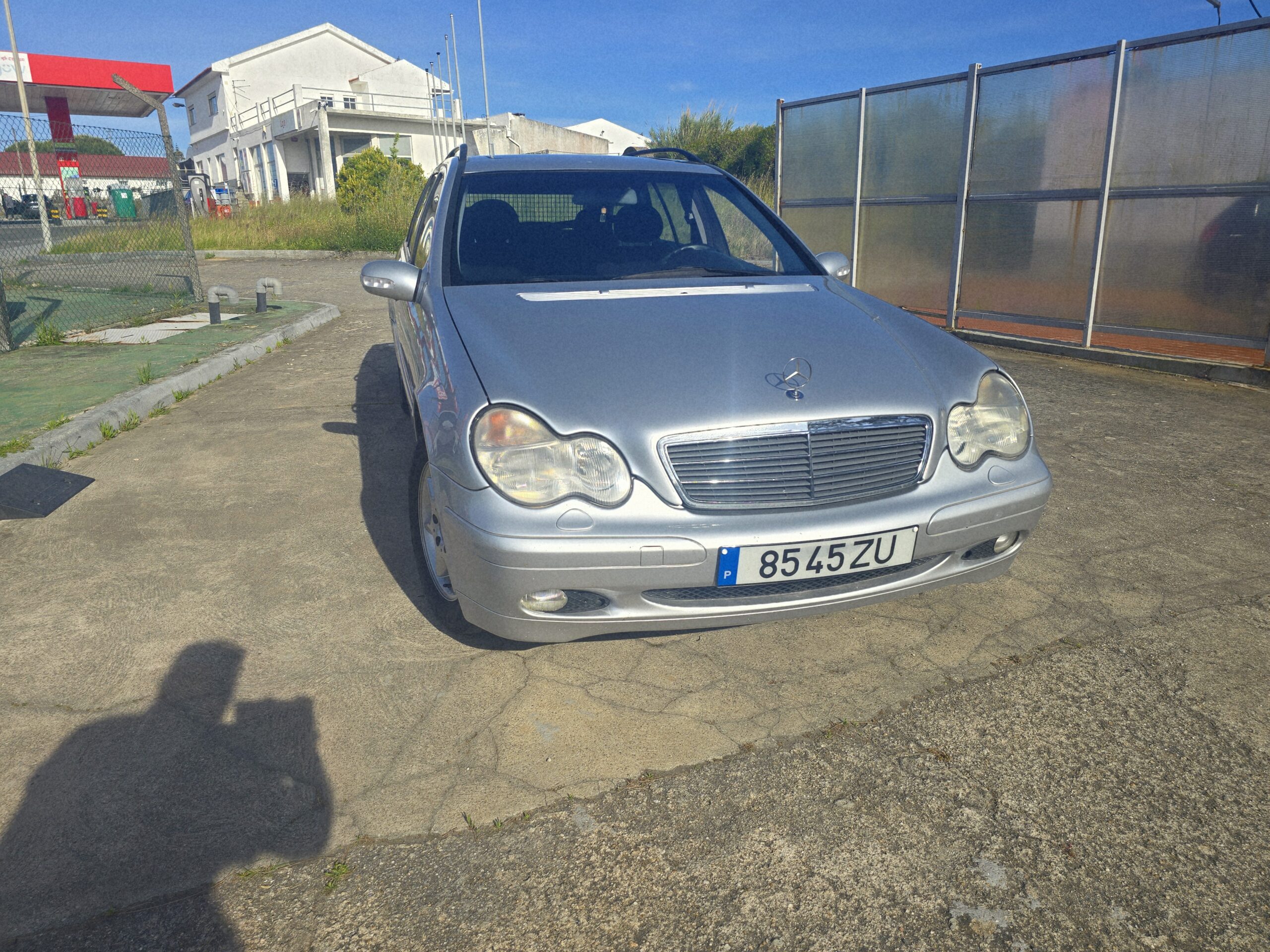 
								Mercedes-Benz C220 Cdi 2001 cheio									